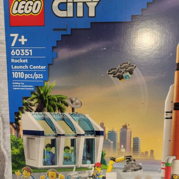 LEGO City Rocket Launch Center Building Toy Set 60351 - Picture 3 of 11